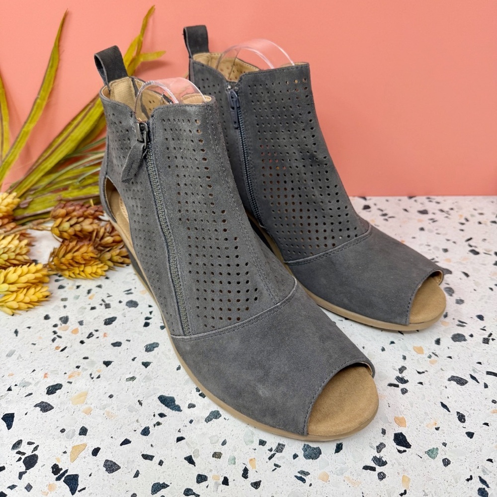 Earth Origins Cosmos Gray Suede Women’s Wedge Double Zip Peep Toe Booties Sz 12 - Picture 13 of 13